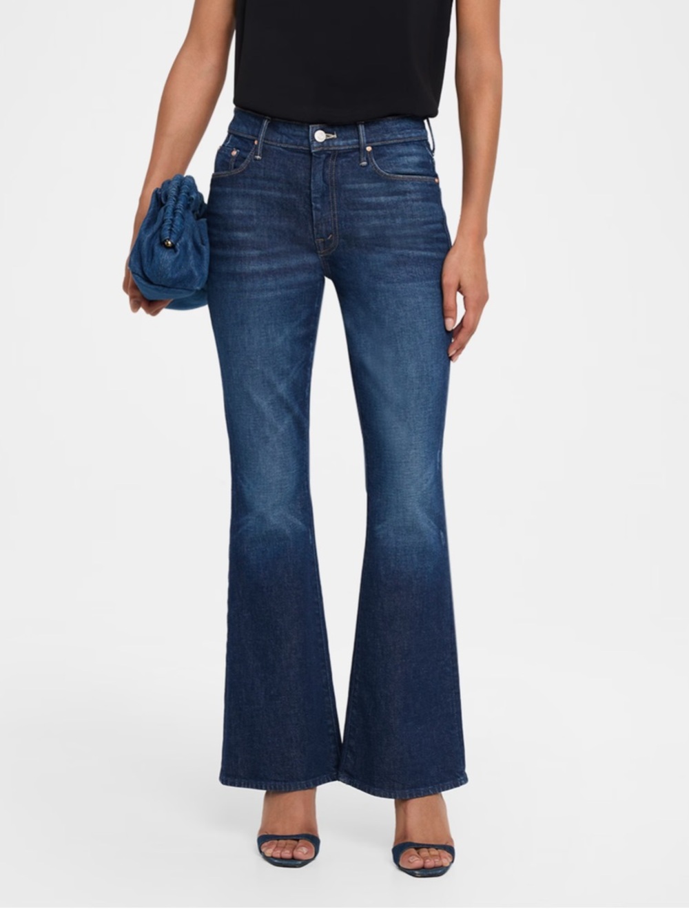MOTHER LIL’ Women’s The Weekender Fray Jeans in a dark blue wash in a size 29